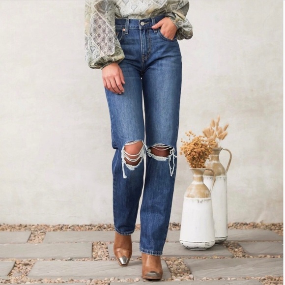 Levi’s W28 (US 6/7) Low Pro Straight Women’s Jeans Distressed A0964-0006 - Picture 1 of 12